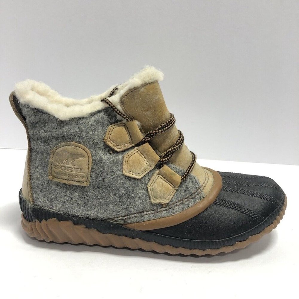 Sorel Women’s Out N About Plus, Gray Winter Booties, Size 7M